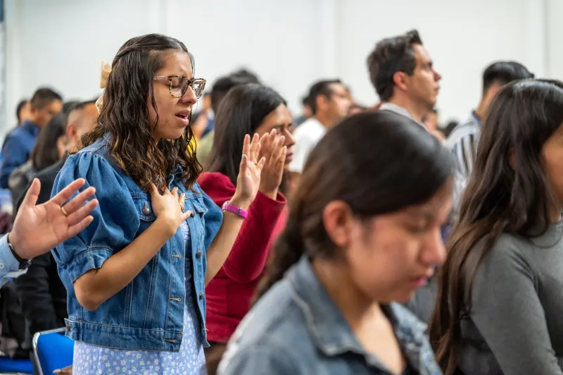 Neither Simple nor Silent: Seven Ways Franciscan-Anglican Theology Holds America's Hardest Conversations