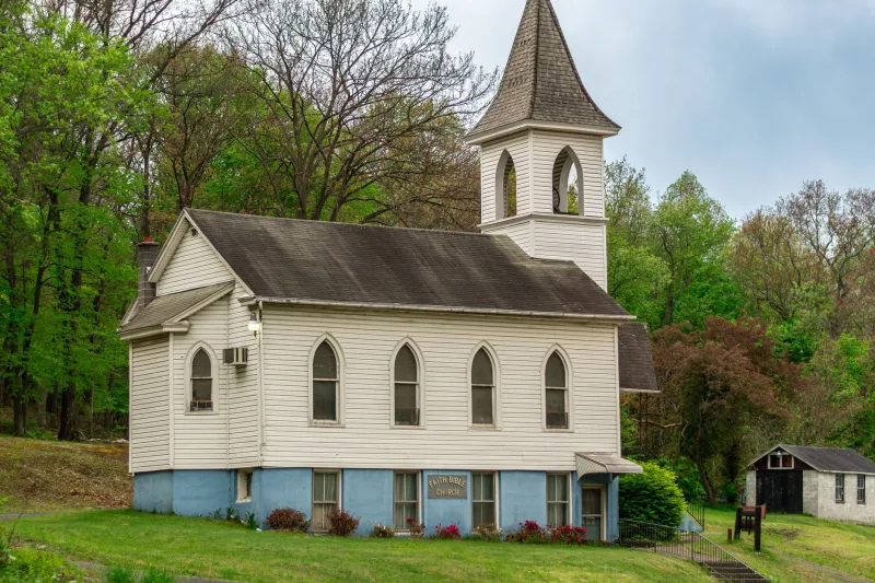 Staying Put: How Franciscan and Anglican Visions of Place Confront the Restless American Soul